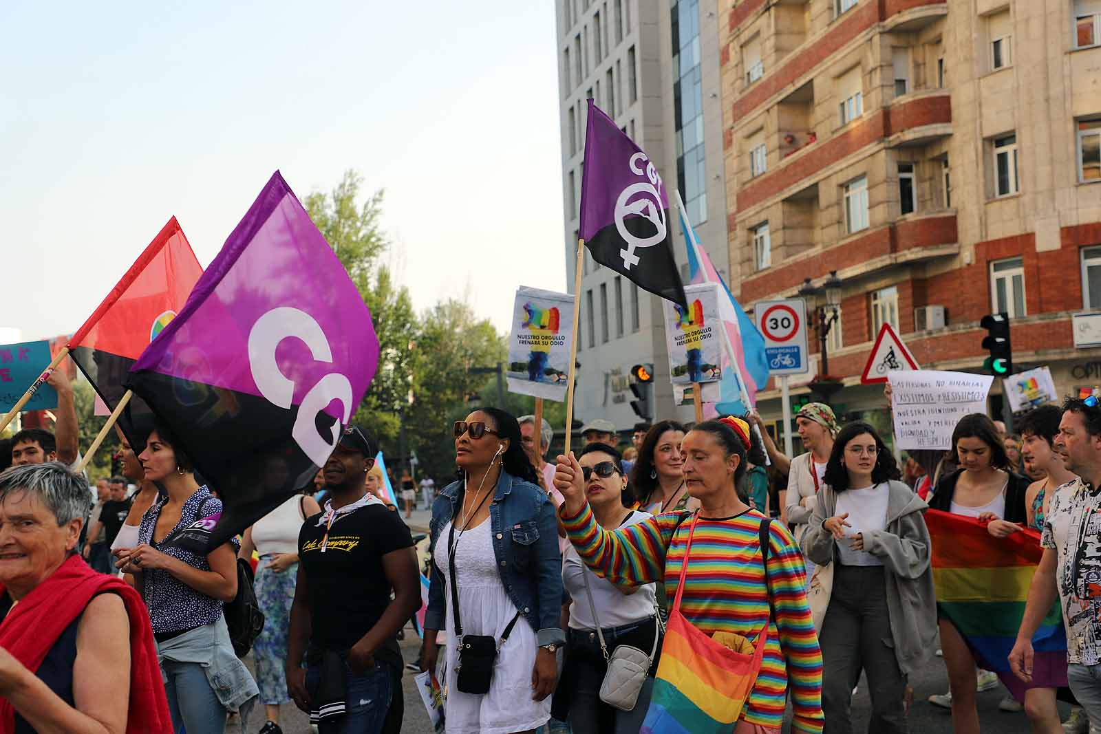 Cientos de burgaleses se manifiestan por el colectivo LGTBI+