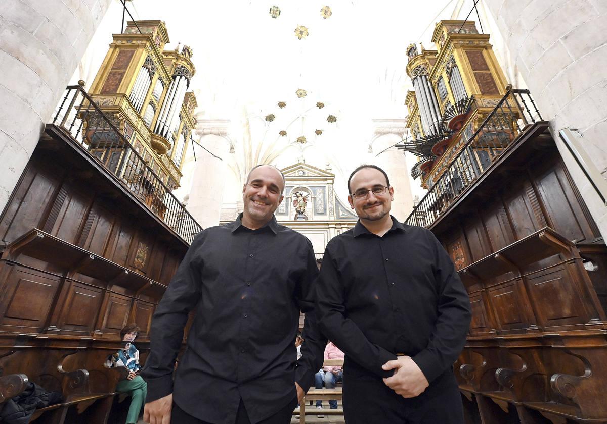 Los organistas Juan de la Rubia (izda.) y Enrique Martín-Laguna.