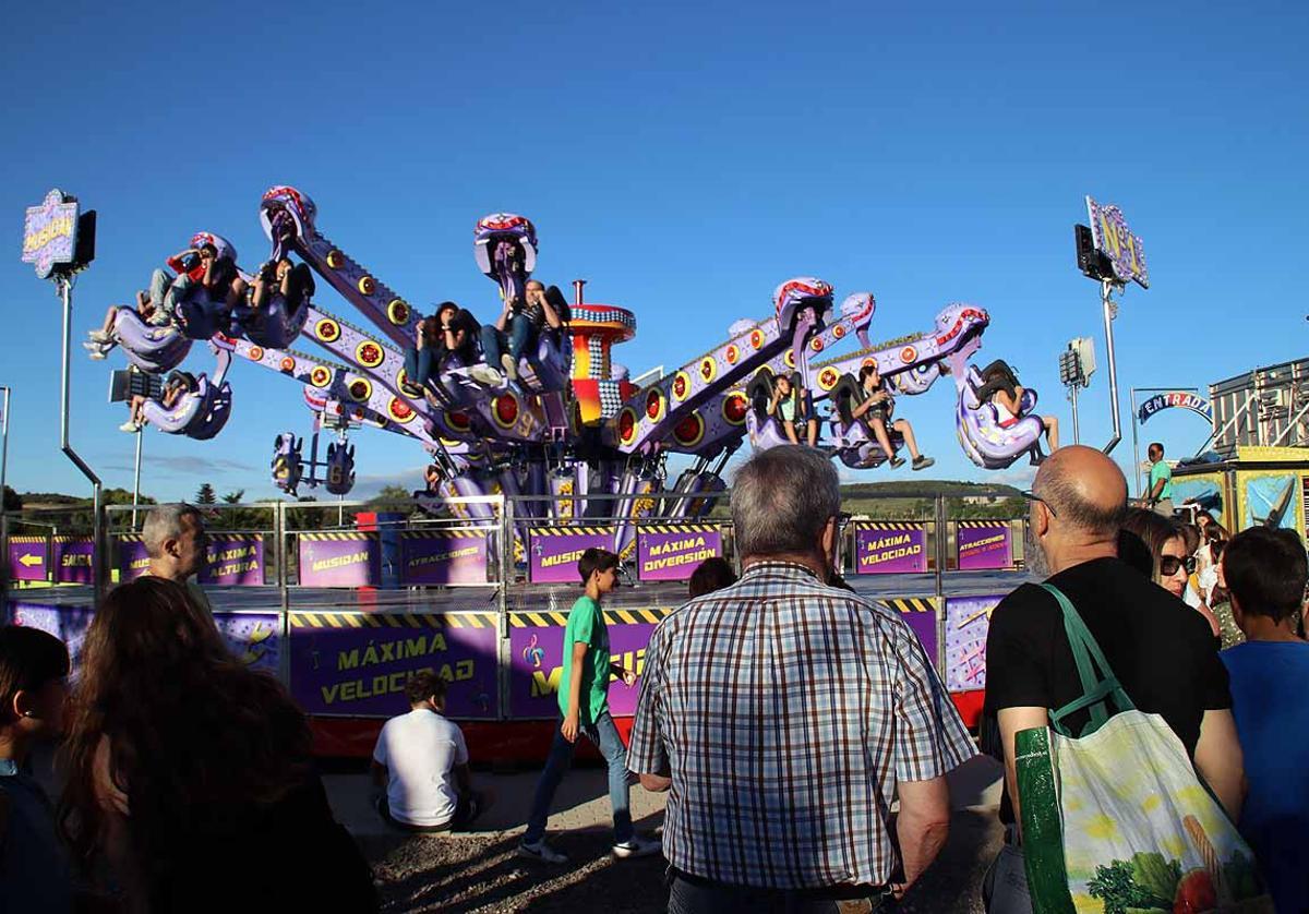 Los feriantes señalan varias causas por las que no quieren esta ubicación.