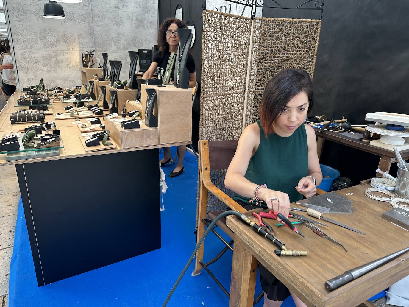 44 artesanos muestran sus trabajos en la Feria Nacional de Oficios Artesanos de Burgos