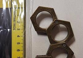 Puño americano intervenido por la Guardia Civil de Burgos.