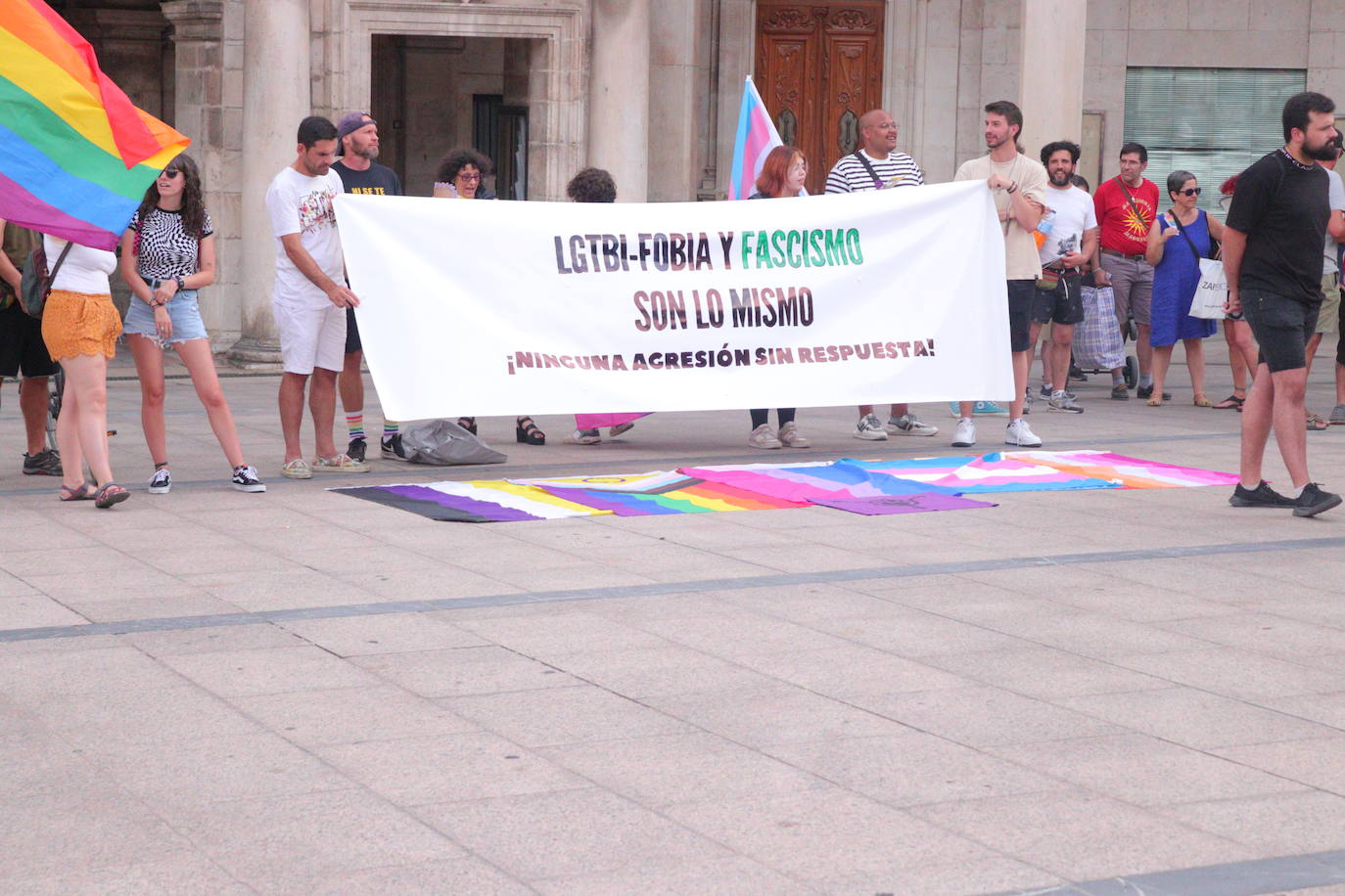 Concentración de Espacio Seguro LGTBIQA+ en Burgos