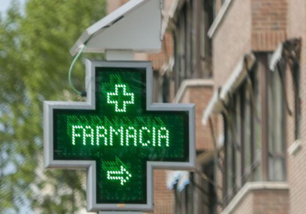 Dos farmacias de Burgos abren en turno de guardia cada noche.