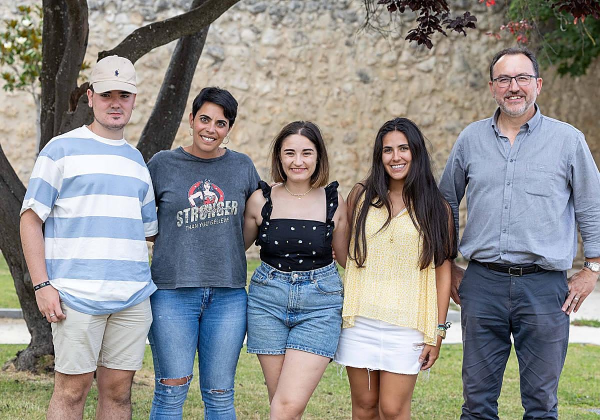 Equipo de la UBU que trabajará en la ciudad de Bangalore.