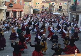 Danzantes en una edición anterior del festival