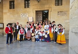 Una treintena de componentes del Grupo de Danzas San Pedruco participarán en la última sesión de los Encuentros Folclóricos