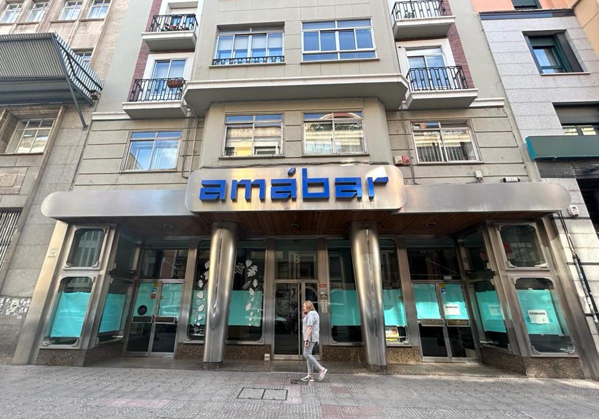 La librería Amábar de la calle San Pablo ha cerrado