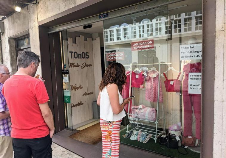 Fachada de Tonos en el número 10 de Calle de La Moneda