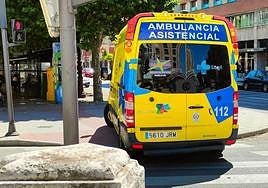 Imagen de archivo de una ambulancia en la ciudad de Burgos.