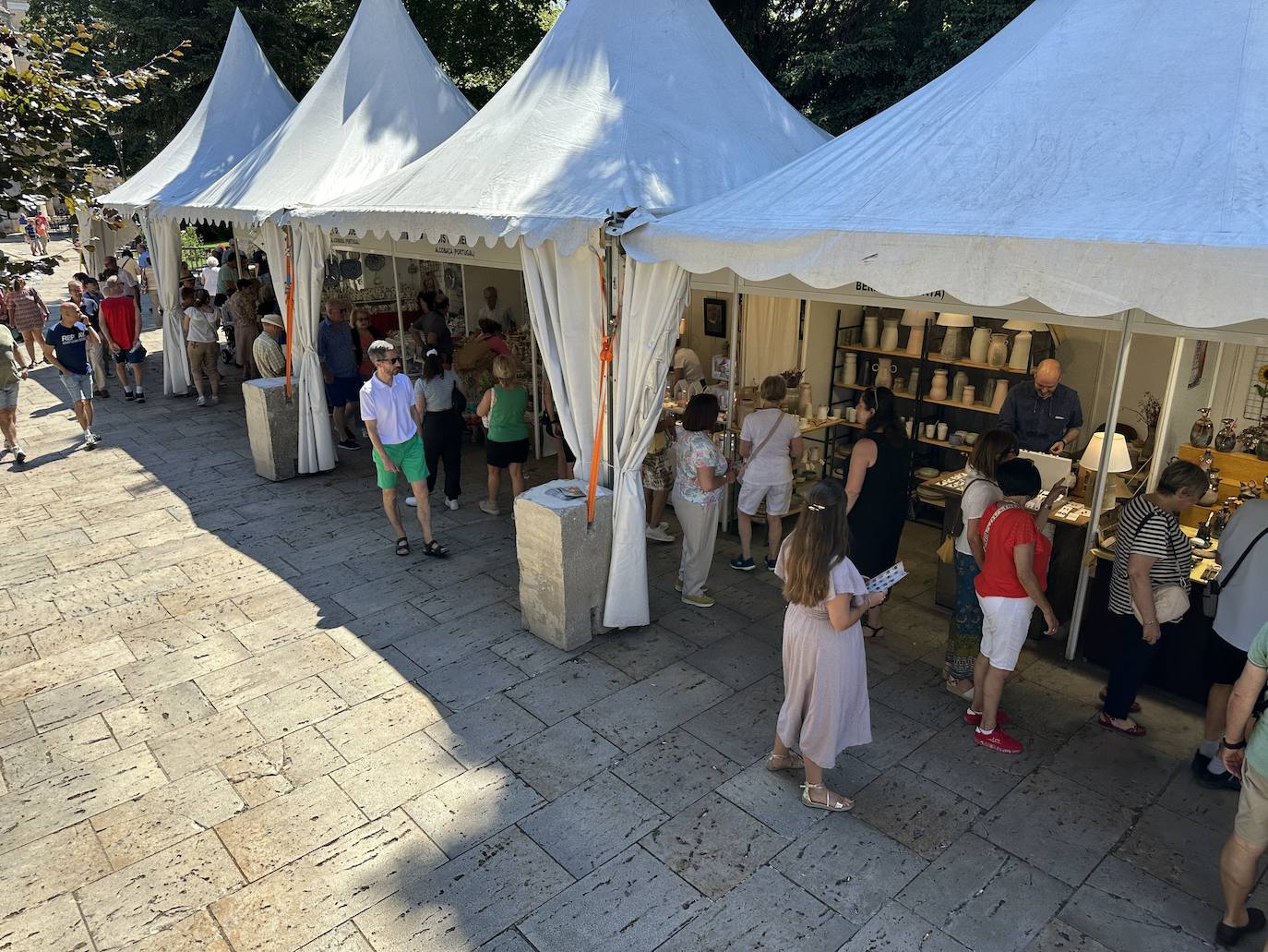 La cerámica, protagonista en el Paseo del Espolón de Burgos