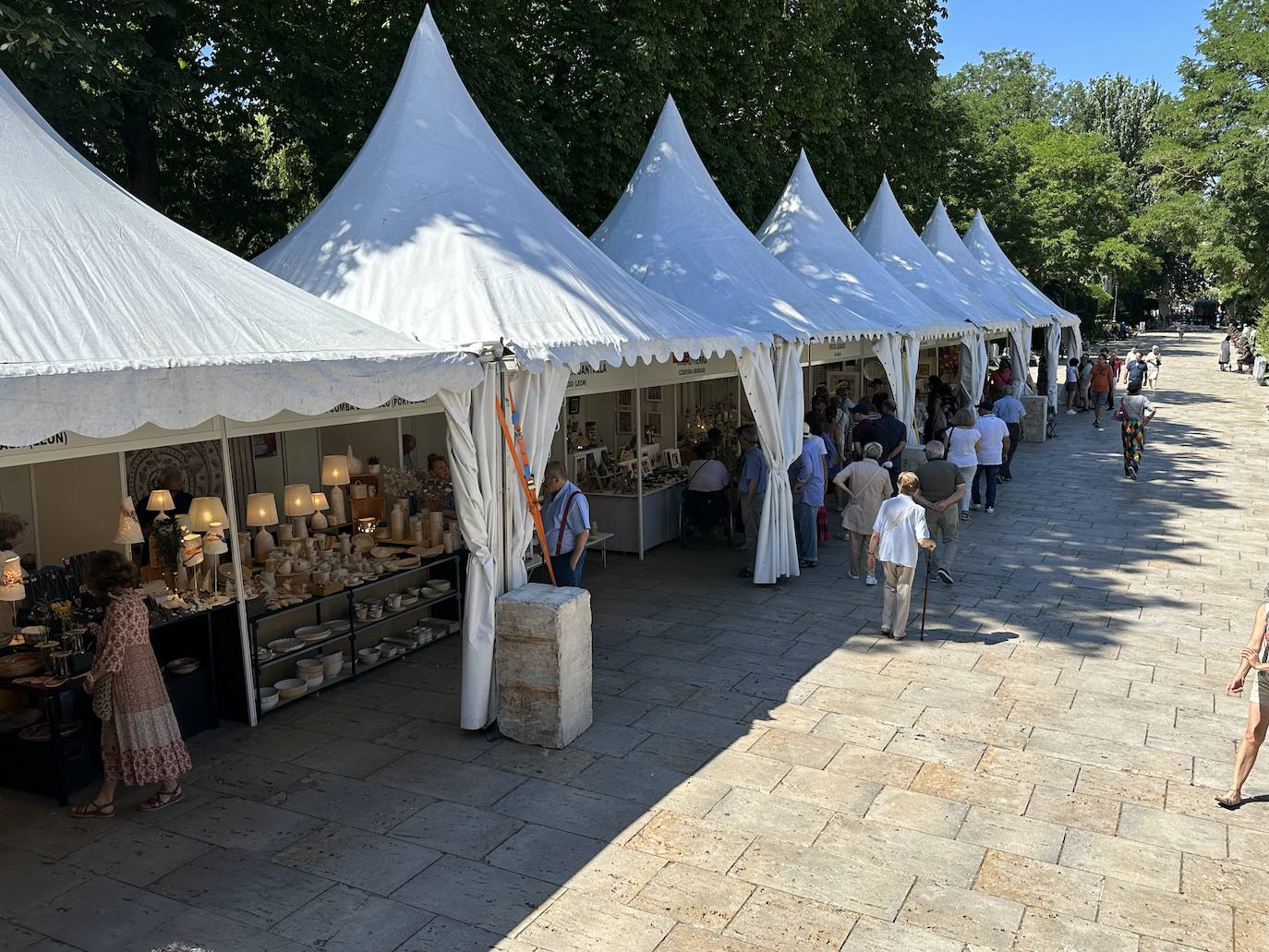 La cerámica, protagonista en el Paseo del Espolón de Burgos