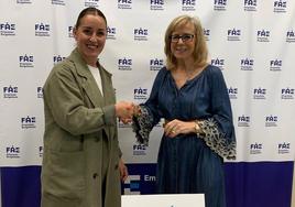 Natalia Díez Simancas, responsable de Acción Social de CaixaBank en Castilla y León y Emiliana Molero, secretaria general FAE Burgos.