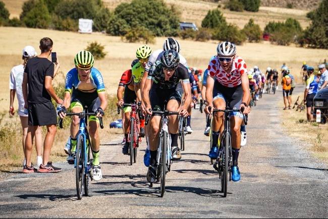 Historia y cultura protagonizan el recorrido de la Vuelta Ciclista Junior a la Ribera del Duero