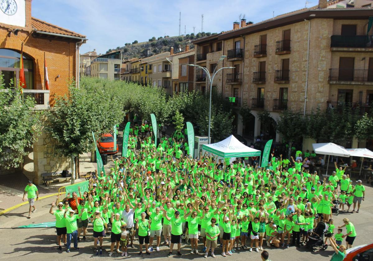 Unas 850 personas por la marcha contra el cáncer en Huerta de Rey.