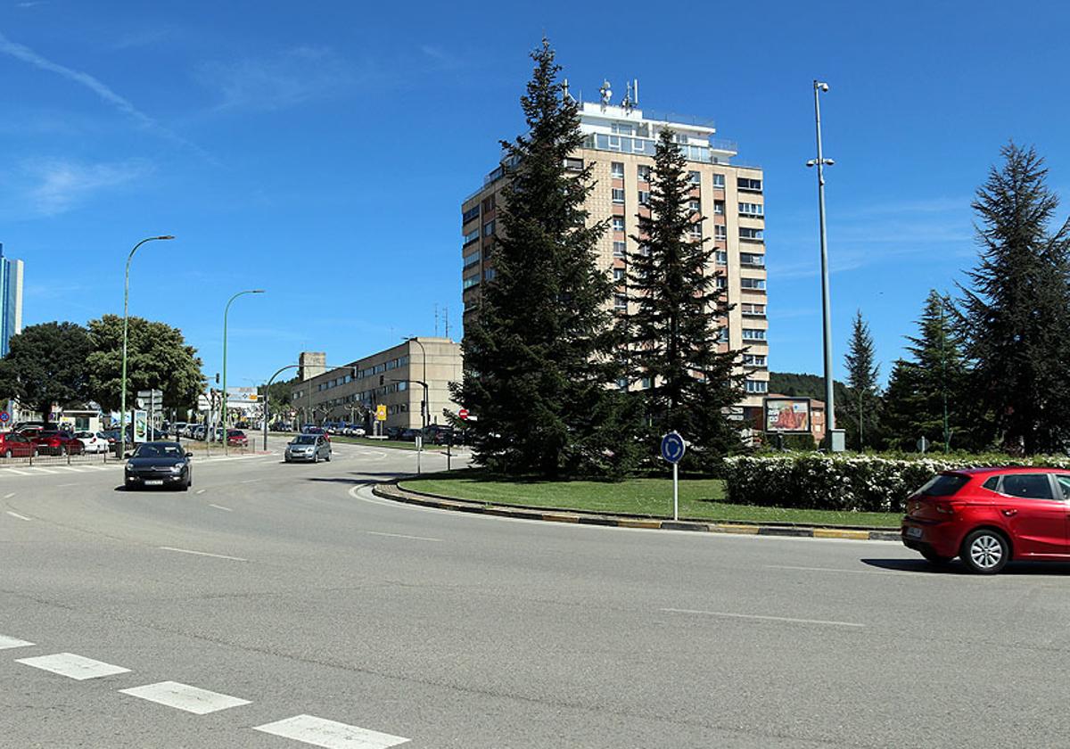 Dos vehículos han colisionado en la glorieta Jorge Luis Borges de Burgos.