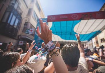 Facua denuncia al Sonorama por tener la pulsera 'cashless' como única forma de pago