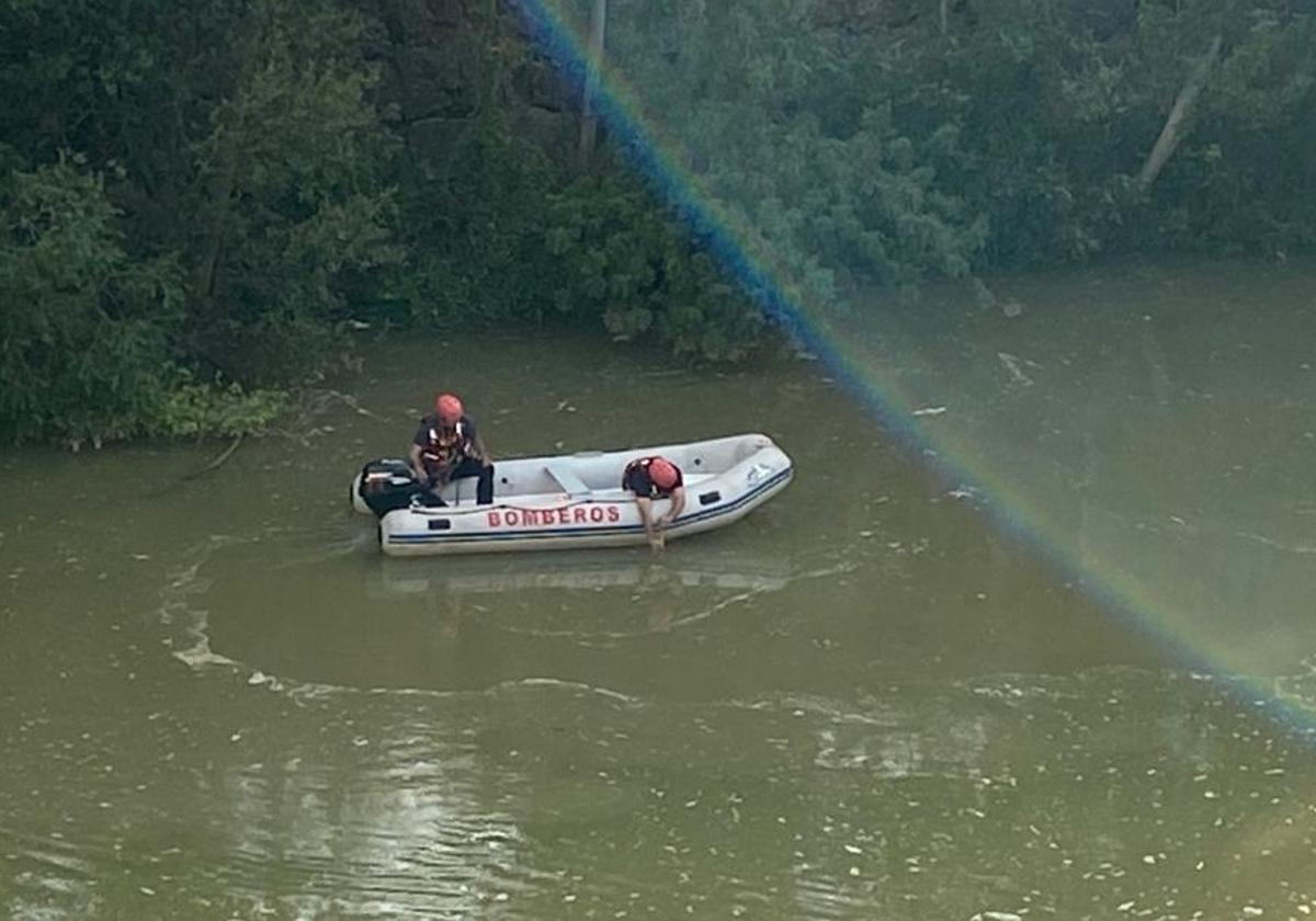 La Policía y varios testigos a las orillas del río Duero en Aranda.