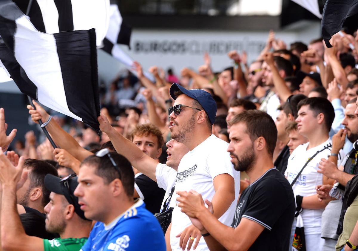 El Burgos CF contará con n millar de aficionados en las gradas de El Molinón.