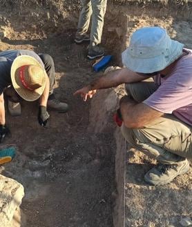 Imagen secundaria 2 - Encuentran una iglesia visigoda inédita en las excavaciones de Olmillos de Sasamón