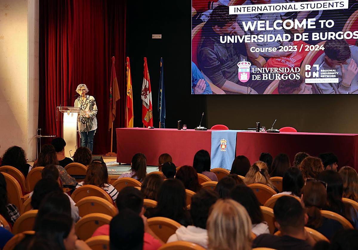 Recibiemiento a los estudiantes extranjeros.