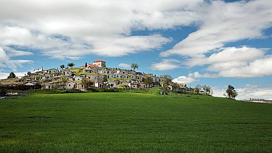Moradillo de Roa, la aldea hobbit con tantos habitantes como bodegas