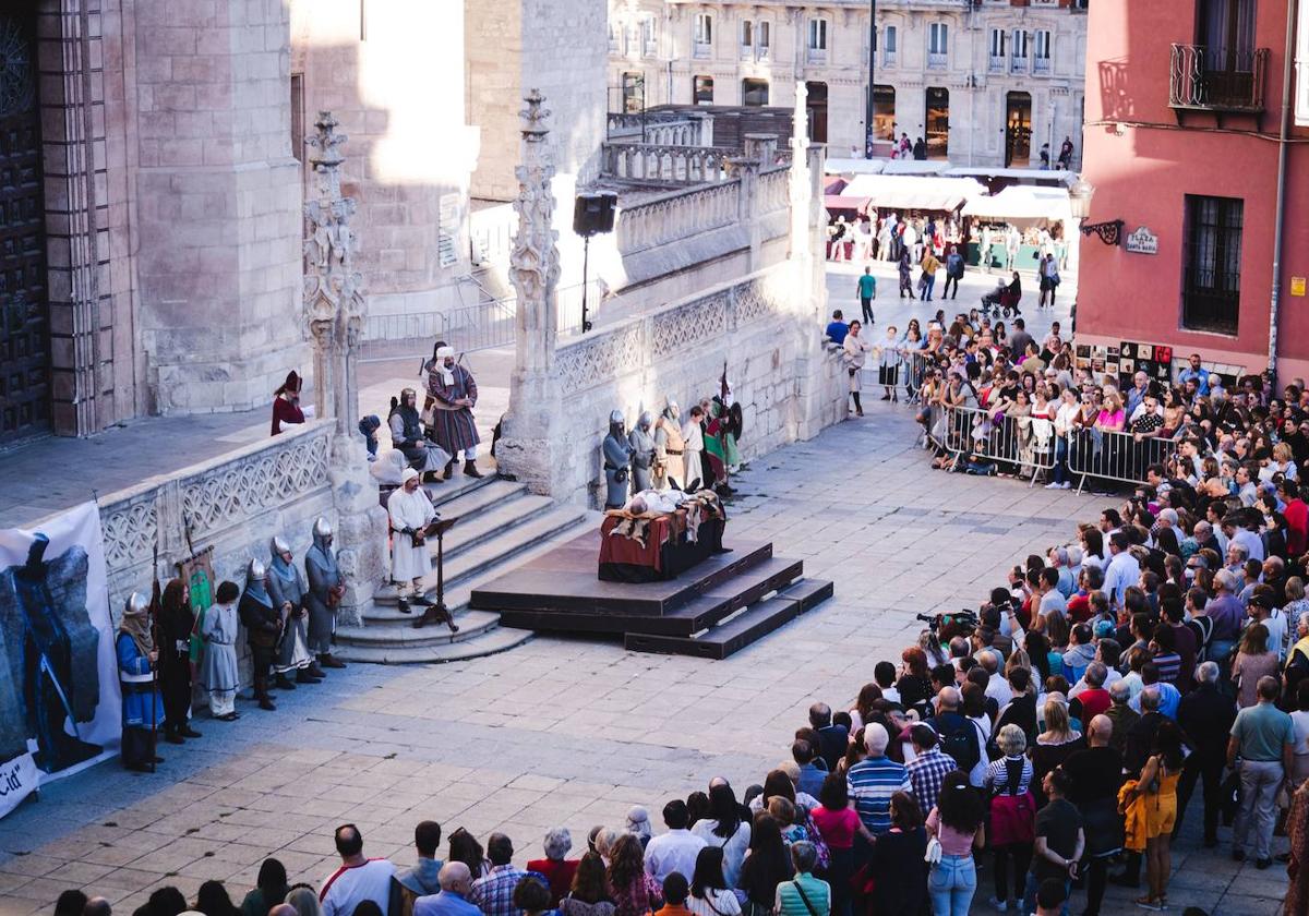 El centro histórico se convierte en un gran plató de cine para homenajear a su gran héroe.