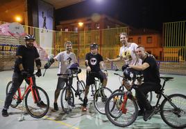 Algunos de los componentes del equipo Bici Polo Burgos