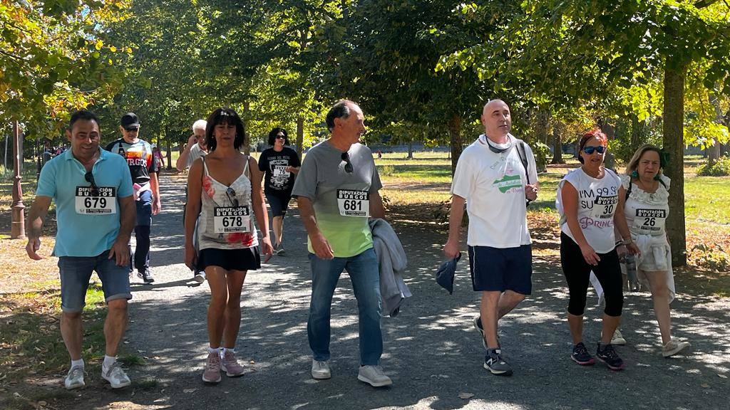 Un millar de burgaleses participan en la Marcha de Peñas solidaria