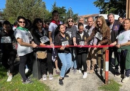 Casi mil personas han participado en la Marcha de las Peñas.