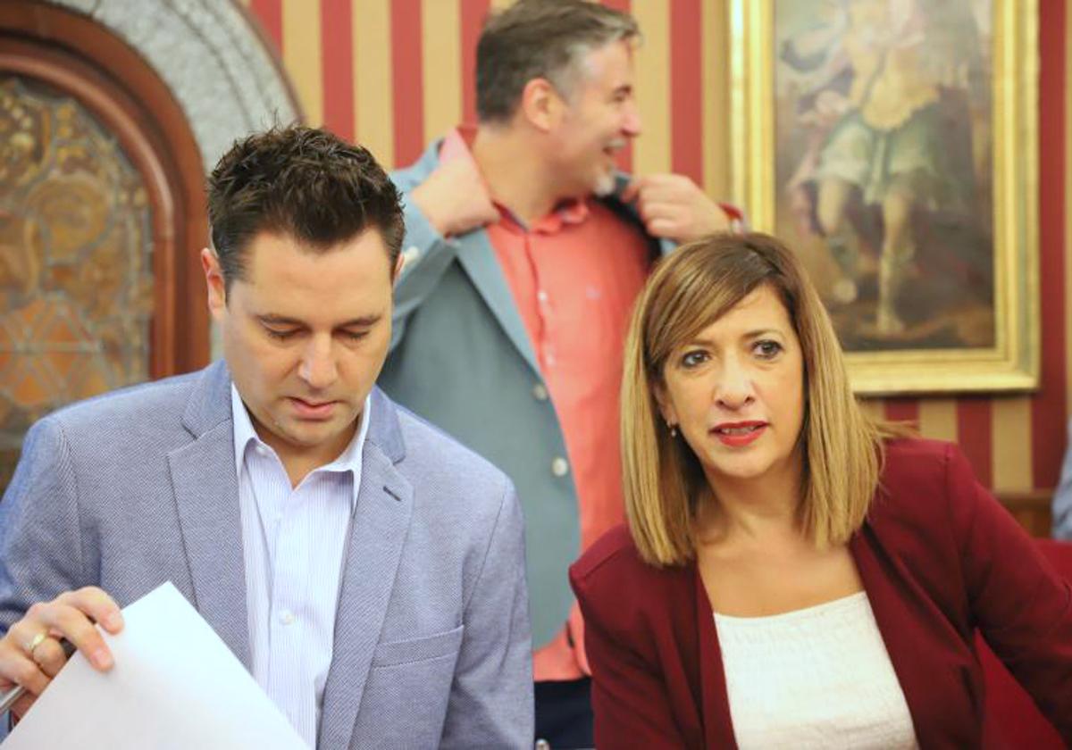 Daniel de la Rosa, junto a Nuria Barrio.