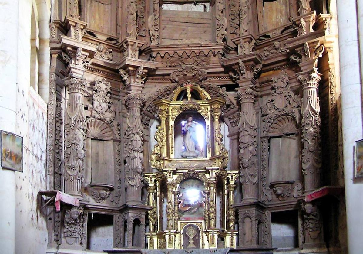 Estado del retablo mayor antes de ser desmontado.