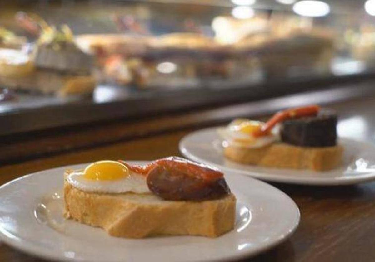 El cojonudo y la cojonuda son algunos de los pinchos más famosos de Burgos.