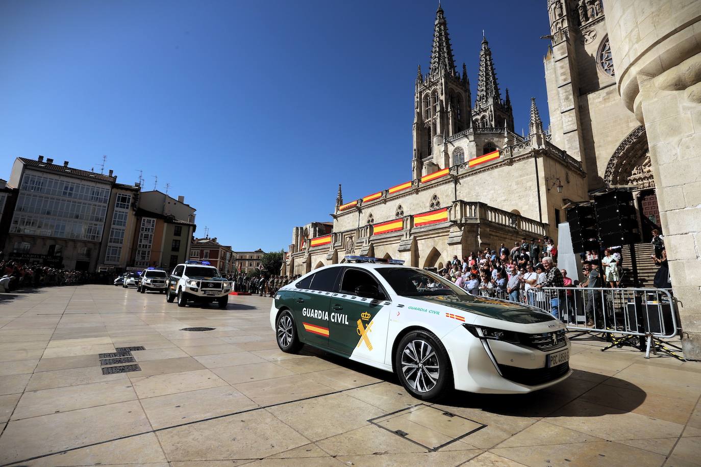 La plaza del Rey San Fernando acoge la celebración de la festividad de la patrona de la Guardia Civil