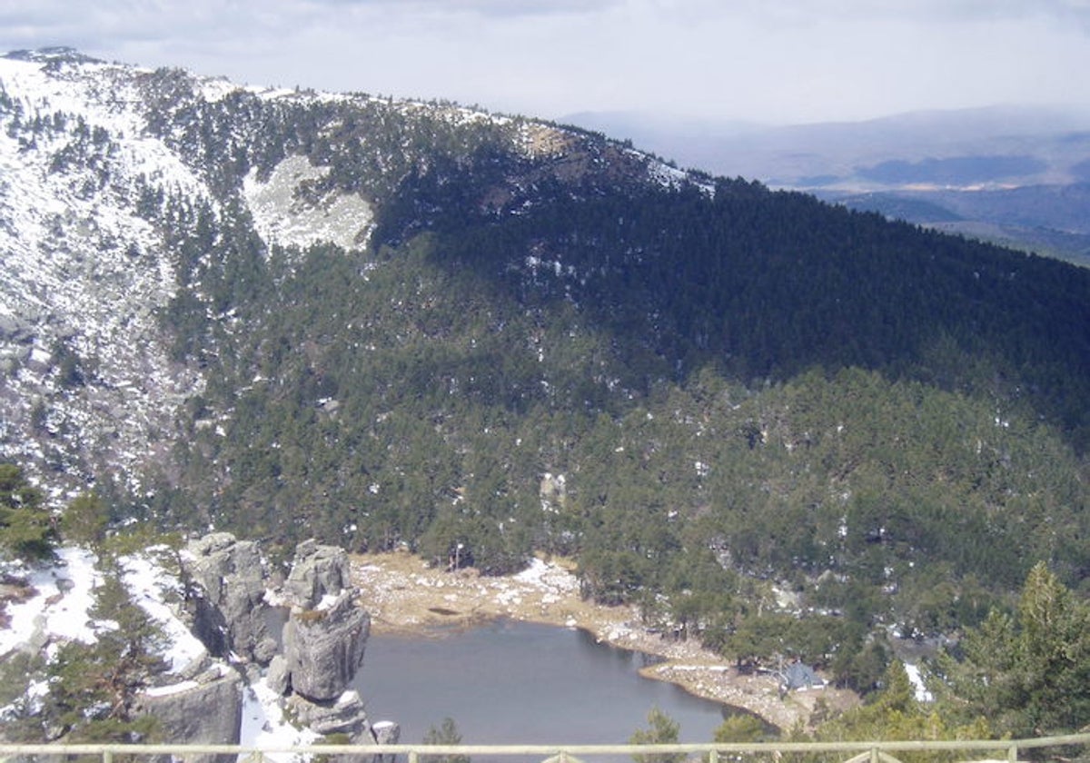 Alta Sierra de Pinares desde Las Lagunas de Neila.