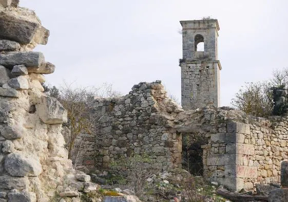 Las ruinas del pueblo de Ochate, el 'pueblo maldito' de Burgos.