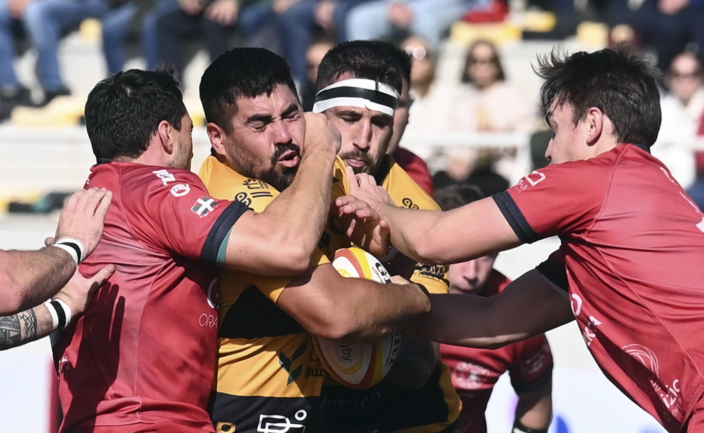 El Recoletas Burgos Caja Rural impone su ley en San Amaro