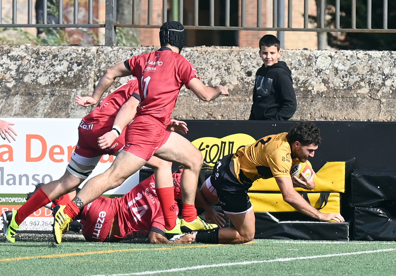 El Recoletas Burgos Caja Rural impone su ley en San Amaro