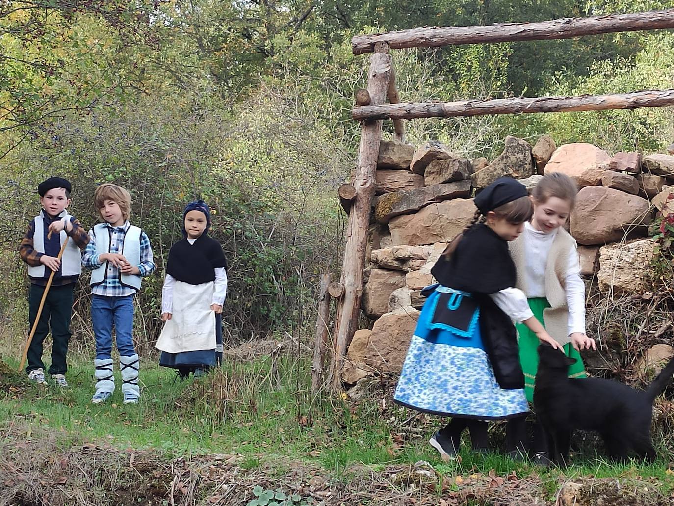 La trashumancia se apodera de Tolbaños de Arriba