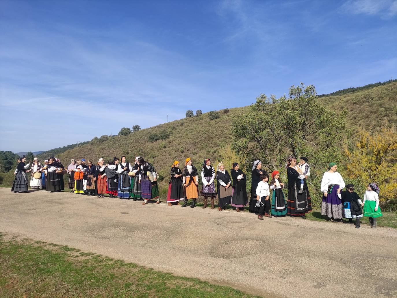 La trashumancia se apodera de Tolbaños de Arriba