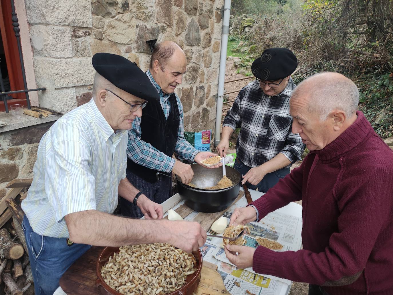 La trashumancia se apodera de Tolbaños de Arriba