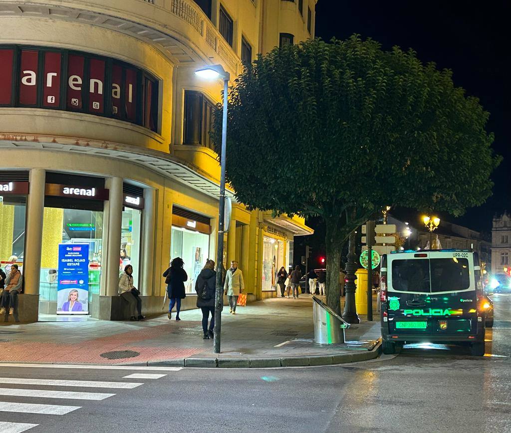 La perfumería Arenal de la plaza del Cid sufre tres hurtos a la semana