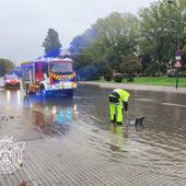 Los Bomberos intervienen balsas de agua causadas por las lluvias en Burgos