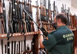 Imagen de la última subasta de armas celebrada en Burgos.