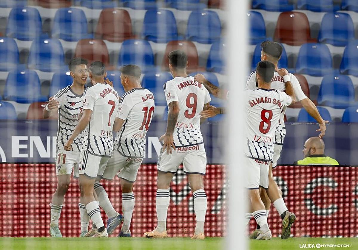 El Mirandés rescata un punto en Valencia en el tiempo de prolongación