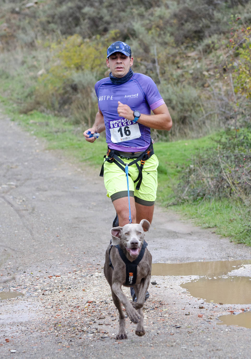 66 participantes disfrutan junto a sus perros de naturaleza y deporte en Urrez