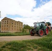 Instan a la Junta a diseñar un plan para conservar los bienes del Canal de Castilla