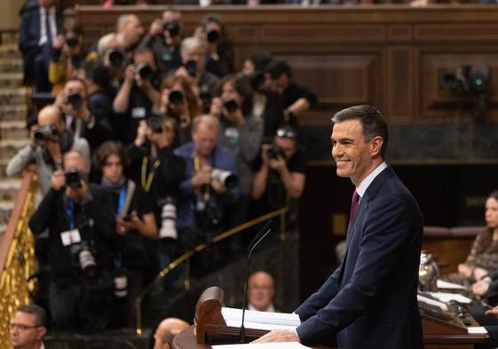 El presidente del Gobierno en funciones y candidato a la reelección, Pedro Sánchez, interviene durante la primera sesión del debate de investidura.