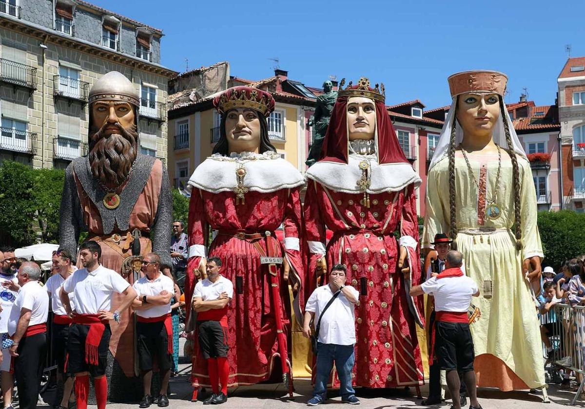 La comitiva de Gigantones se ampliará de cara a las fiestas del San Pedro del año que viene.