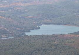 Imagen aérea del pantano de Arlanzón.