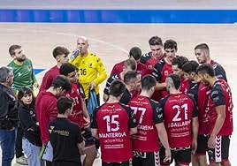 Jugadores de UBU San Pablo Burgos, en el encuentro que le enfrentó al BM Alcobendas.